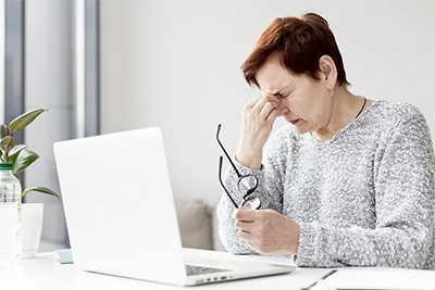 Evde Yakın Görme Testi (Presbiyopi Ön Kontrolü) Nasıl Yapılır?