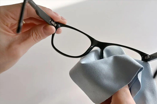 Gözlük temizliği ve muhafazası nasıl yapılmalıdır?