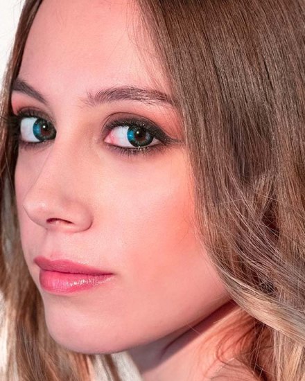 Adore Dare Green renkli lens takılı göz