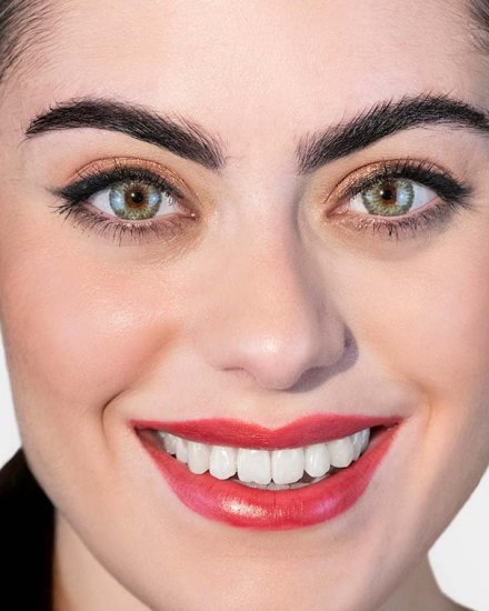 Adore Pearl Green renkli lens takılı göz